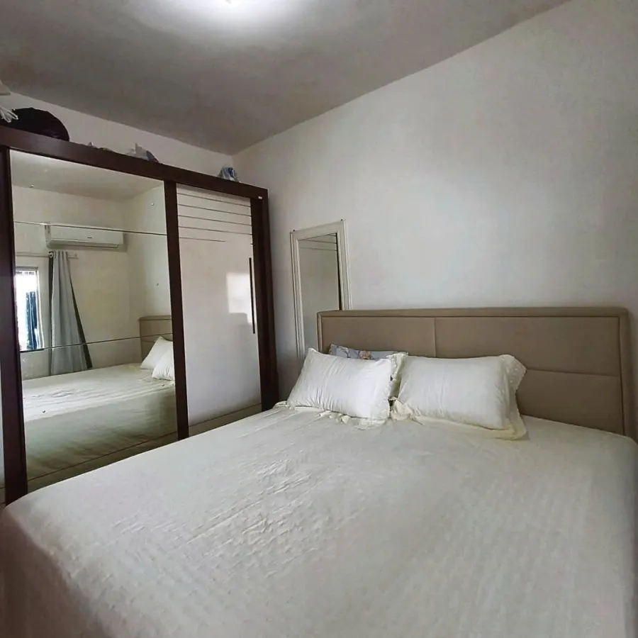 Casa com 2 quartos e kitnet alugada no quintal — foto 7